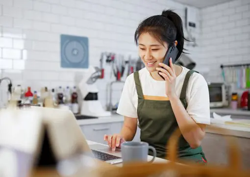 Wiley-Insurance-woman-on-phone